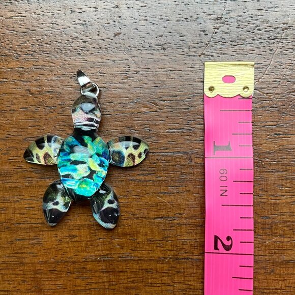 Blown Glass Turtle Pendant - Picture 3 of 3